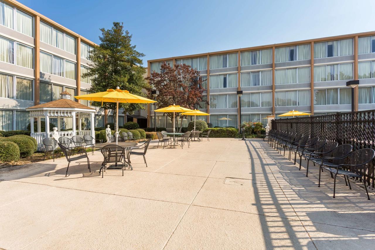 Wyndham Garden Greensboro Kültér fotó